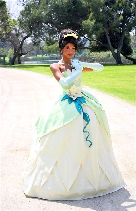 gorgeous Tiana costume! The last pinner said: "Princess Tiana, cosplayed by LittleMissMint ...