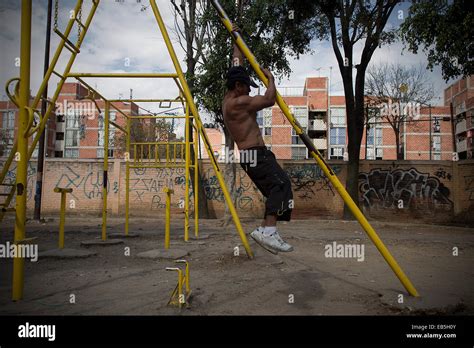 Mexico City, Mexico. 25th Nov, 2014. A resident takes exercise in ...