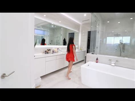 SSSniperWolf My New House Tour - YouTube en 2024