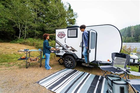 15 Best Small Campers: Ultimate Buying Guide | Camping World RV Sales