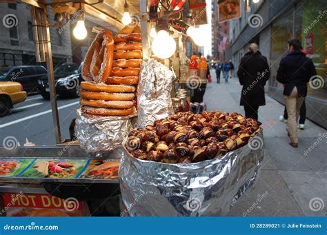 New York City Street Food Editorial Photo - Image: 28289021