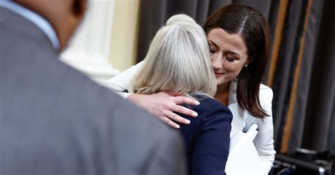 Cameras Catch Telling Moment Between Liz Cheney and Cassidy Hutchinson ...