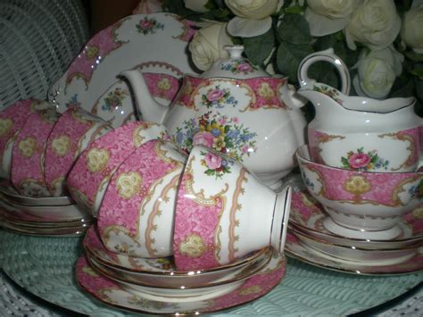 Lovely Treasures from English Garden: Royal Albert Lady Carlyle England