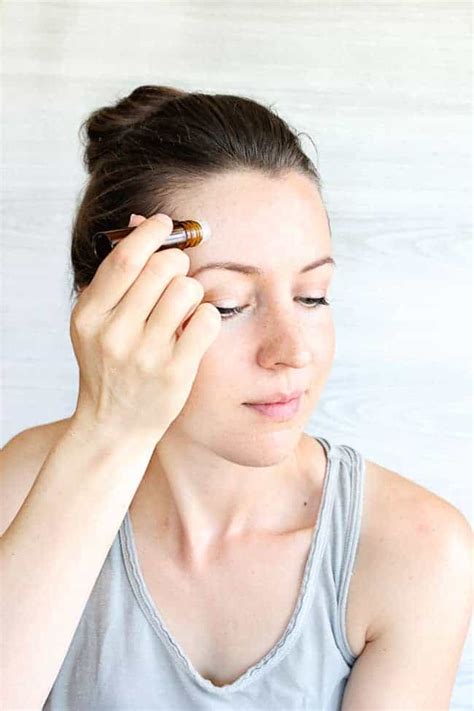 DIY Essential Oil Headache Roll-On For Instant Relief | Hello Glow