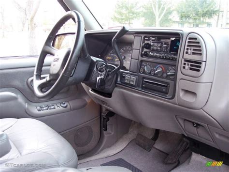 1999 GMC Suburban K1500 SLT 4x4 Dashboard Photos | GTCarLot.com