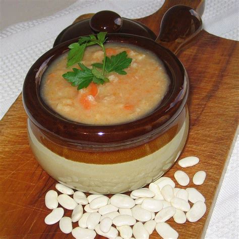 Serbian Meatless White Bean Soup Recipe - Pasulj | Serbian recipes, White bean soup recipes ...