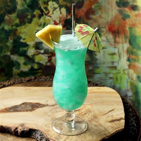 Blue Hawaii - Original Recipe & History - Vintage American Cocktails