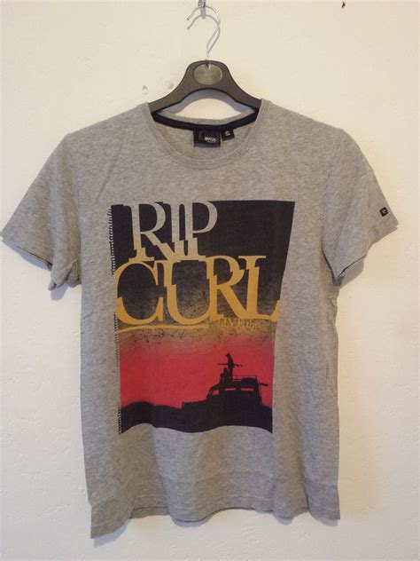 RIP CURL Mens Slim Fit T Shirt Live The Search Logo Print Crew Neck Grey Size S (With images)