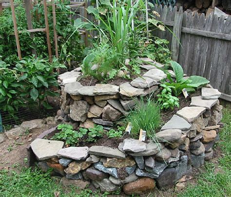 Herb Spirals: the Garden Trend that's Beautiful and Useful | TriState Water Works