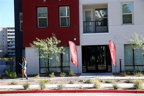 New UNLV dorms are big step toward community on campus | VIDEO | Las ...