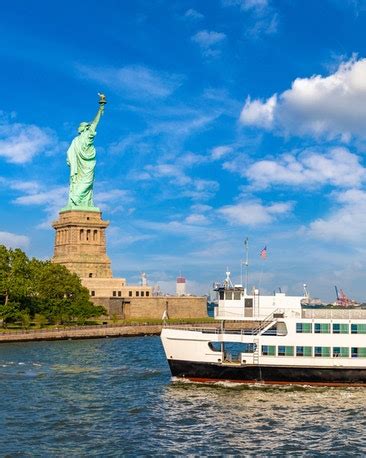 Statue of Liberty Cruises New York | 1-Hour Sightseeing Cruise