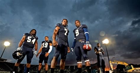 A look back at 10 years of FIU football | FIU Magazine - Florida ...