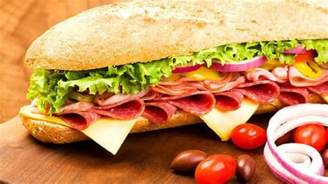 How to Make Submarine Sandwich? - Cully's Kitchen