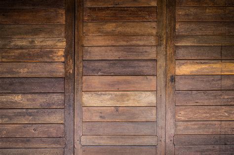 10 Rustic Barn Wood Wallpaper Backgrounds that Mimic Real Wood - Homenish