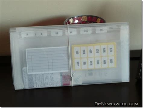 DIY Newlyweds: DIY Home Decorating Ideas & Projects: Easy Receipt Organizer