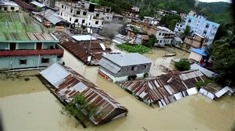 Landslides, floods kill scores in Bangladesh | Otago Daily Times Online ...