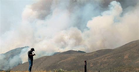 1,600 Idaho homes evacuated as wildfire grows