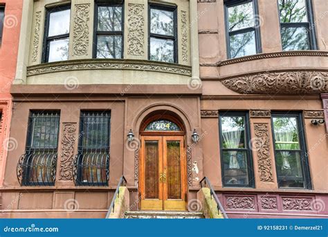 Harlem Brownstones - New York City Editorial Photo - Image of manhattan, outdoors: 92158231