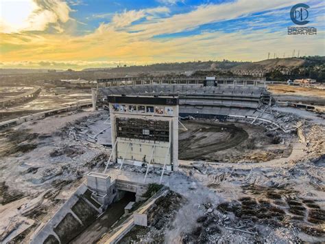 Chargers New Stadium Renderings : r/Padres