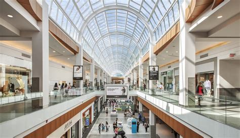 4 Cool Ways to Get More People to Shop at the Mall - Hedge Think