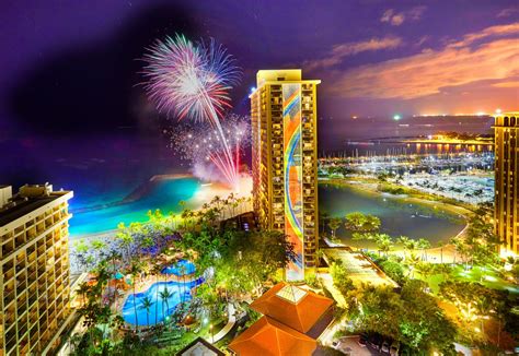 Hilton Hawaiian Village brings back Friday night fireworks in Waikiki after 2-year hiatus ...