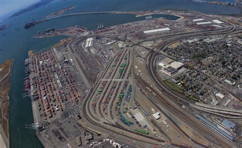 Port of Oakland resumes operations - Container News