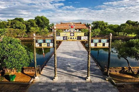 Hue Ancient Capital - Vietnam Locals Travel and Transport