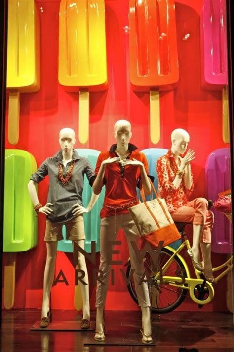 Visual Merchandising & Window Display Ideas From America / USA | Zen