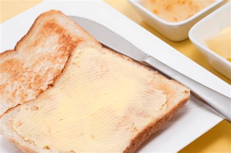 buttered toast - Free Stock Image