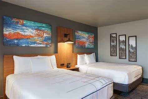 La Quinta Inn & Suites by Wyndham Springfield | Springfield, OR Hotels