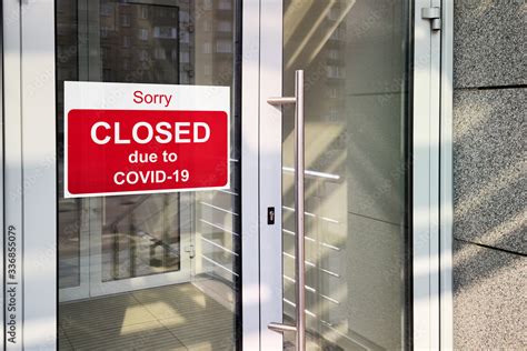 Business center closed due to COVID-19 coronavirus, sign with sorry in ...