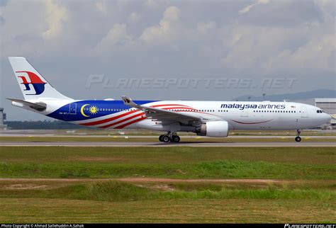 9M-MTJ Malaysia Airlines Airbus A330-323 Photo by Ahmad Sallehuddin A ...