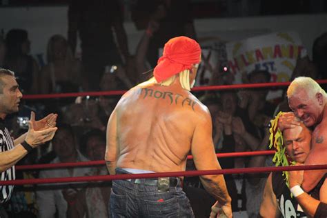 Hulk Hogan shows off back tattoo, scars in no-name Canada town - Stunt ...