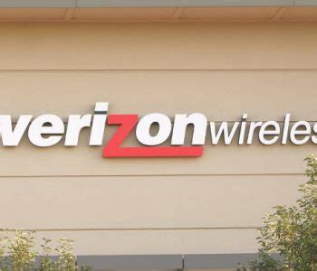 Verizon Communications Inc.: 1 Top Dividend Stock for 2017... and Beyond