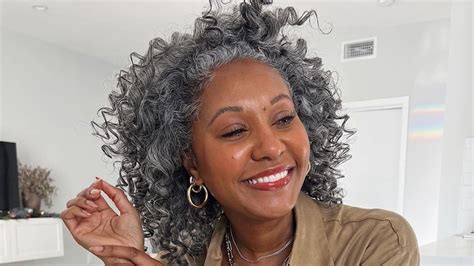No Dye Necessary: How Rocking Your Gray Hair Can Be Empowering