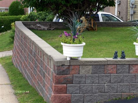 How To Build A Concrete Block Garden Wall With Mortarless - Pendleton ...