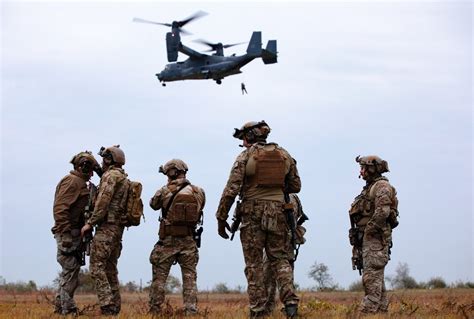 DVIDS - News - Hungarian and U.S. SOF Enhance Special Operations Air Task Group Capability