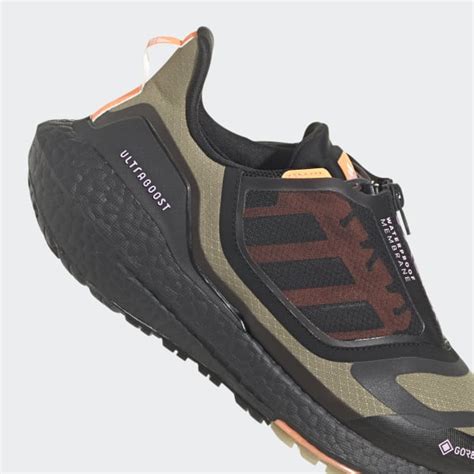 adidas Ultraboost 22 GORE-TEX Running Shoes - Green | Men's Running ...