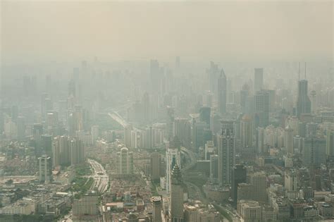 Briefly visiting a city with heavy air pollution can cause breathing issues - Earth.com