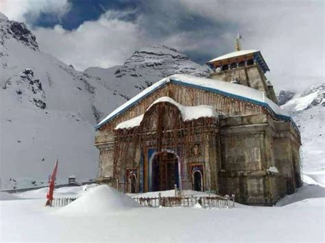 11 Must-Visit Snow Places in Uttarakhand