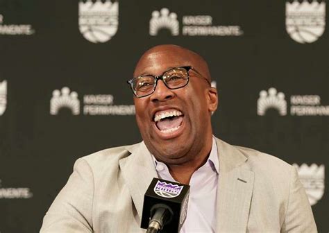 Mike Brown introduced as Kings’ head coach after helping Warriors win