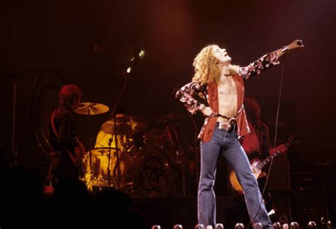 Led Zeppelin's Robert Plant Was Not a Great Frontman According to Dee ...