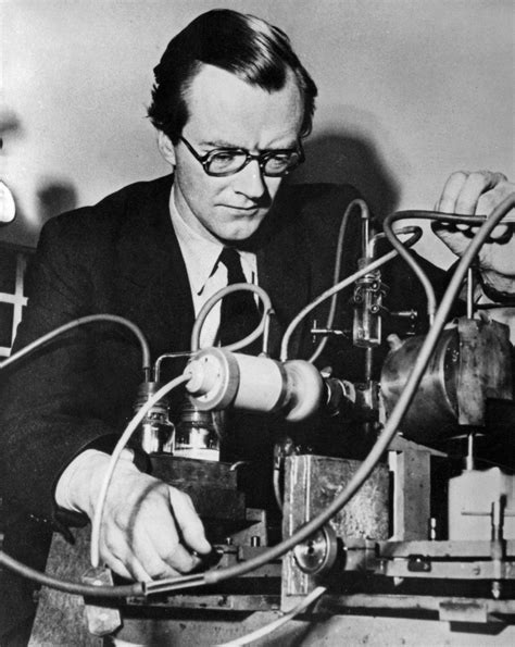 Maurice Wilkins | DNA structure, X-ray crystallography, Nobel Prize | Britannica