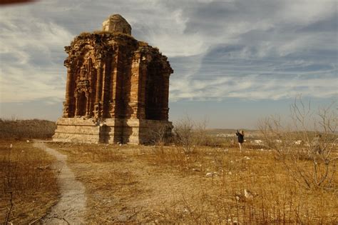 Secrets of the Soan Valley: The Amb Temples of Sakesar and Lake Uchali - Youlin Magazine