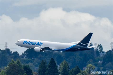 Amazon Air adding 12 more cargo aircraft to delivery fleet – GeekWire