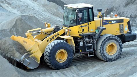 New Komatsu WA470 Wheel Loader Working at Batch Plant - YouTube