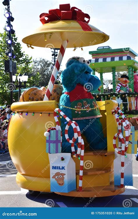 Sesame Street Christmas Parade at Sesame Street Land at SeaWorld Orlando in Florida Editorial ...