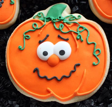 Decorated Pumpkin Cookies, Halloween pumpkins, Halloween cookie favors, custom cookies, p ...