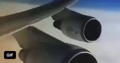 Boeing 747 wing flex during turbulence - 9GAG