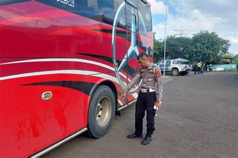 Korlantas Akan Tindak Bus Telolet Buntut Bocah Terlindas di Cilegon | kumparan.com